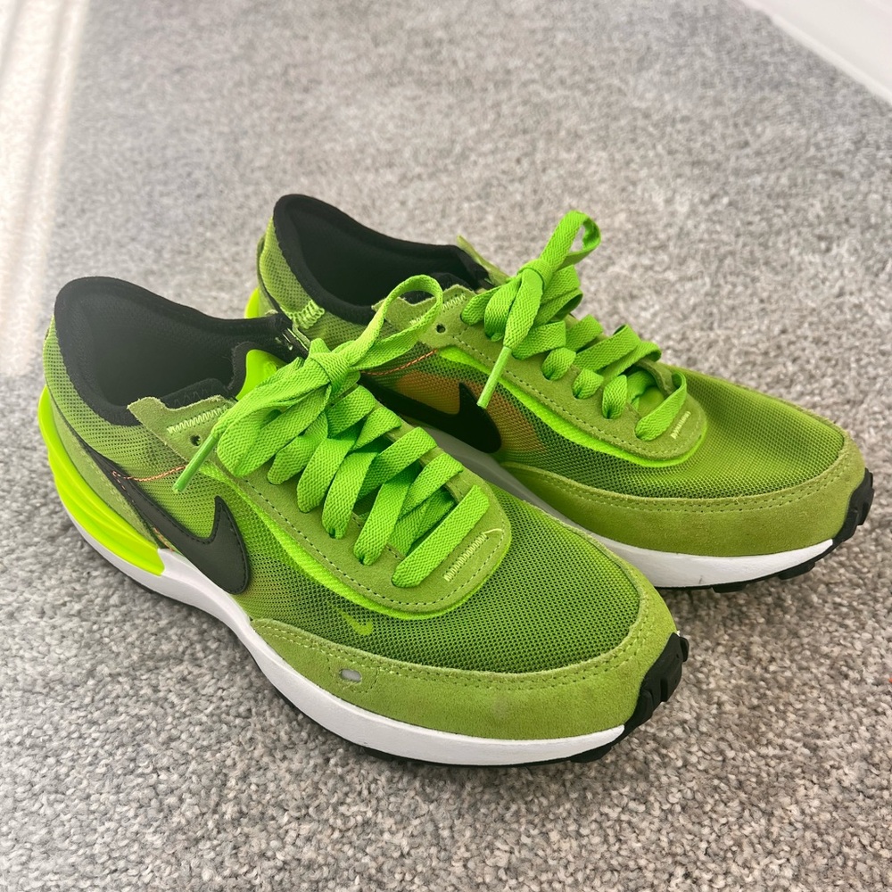 Nike Youth Size 4, Green Waffle One